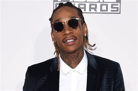 Wiz Khalifa Gets wisdom teeth pulled 